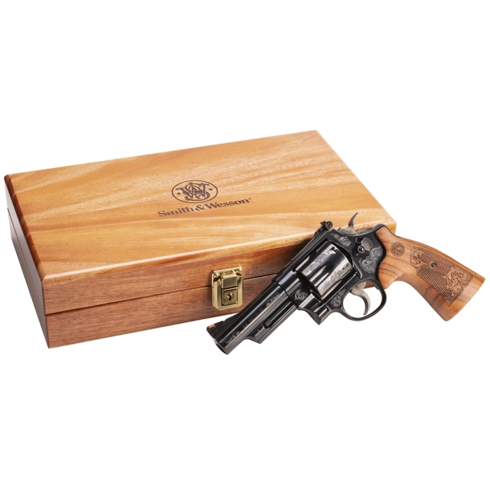 Rewolwer Smith & Wesson Model 29 – grawerowany, 4